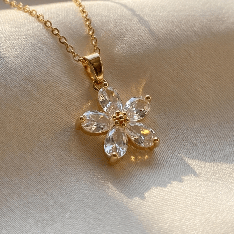Goldene Blumen-Grazie-Halskette