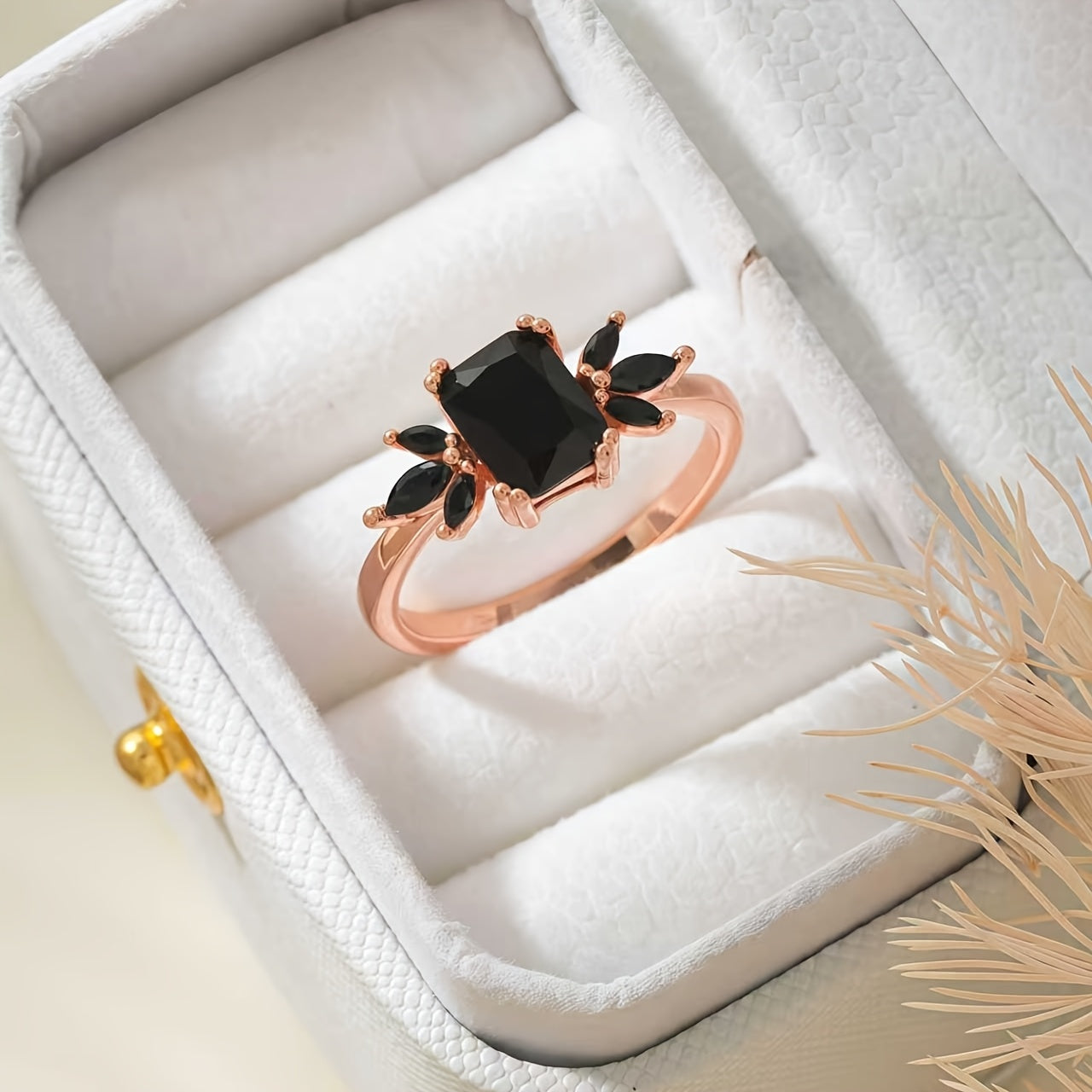 Eleganter schwarzer Onyx Marquise Ring