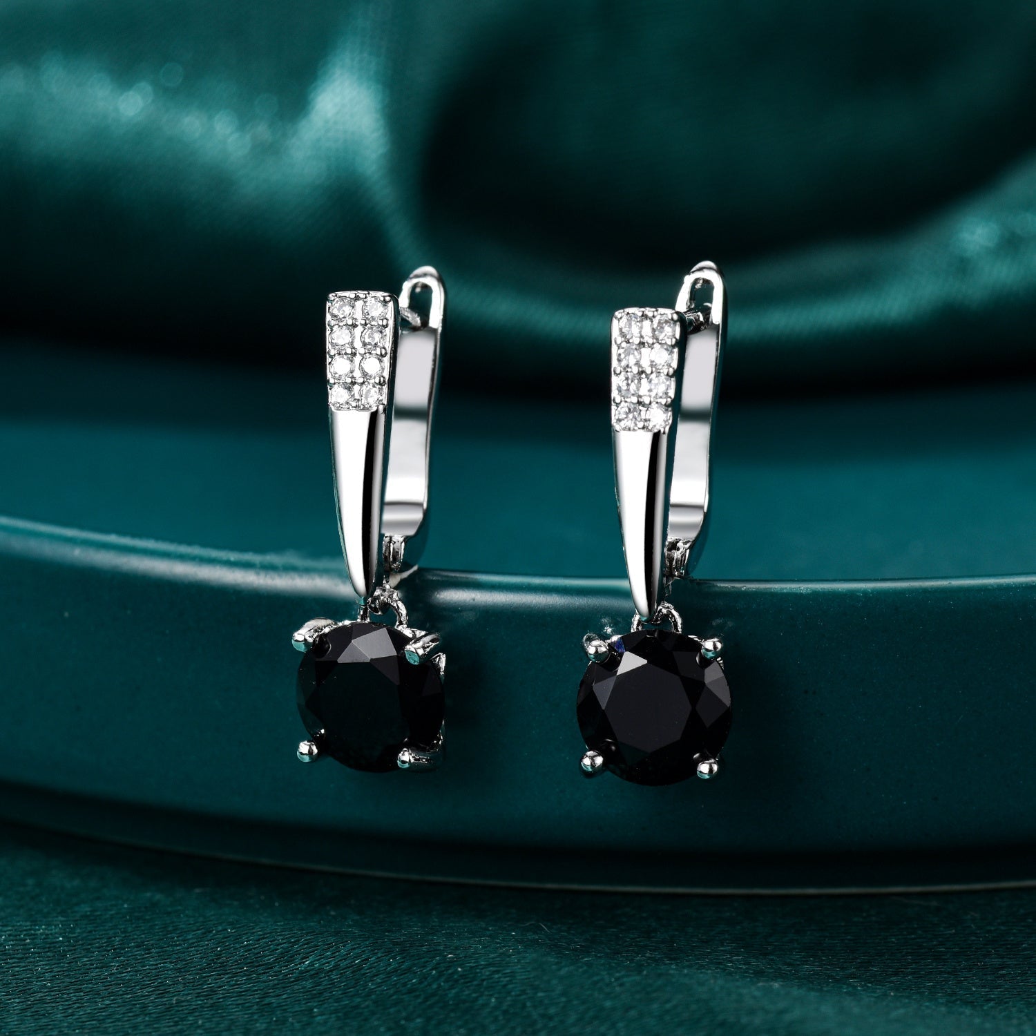Elegante Vintage-inspirierte Ohrringe