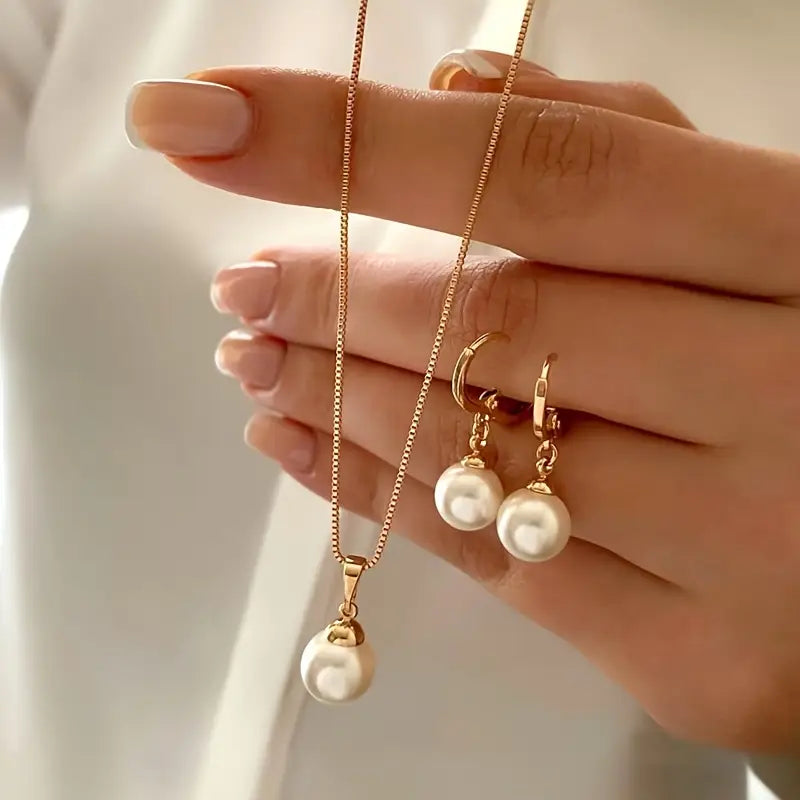 Elegantes anmutiges Perlenketten-Set