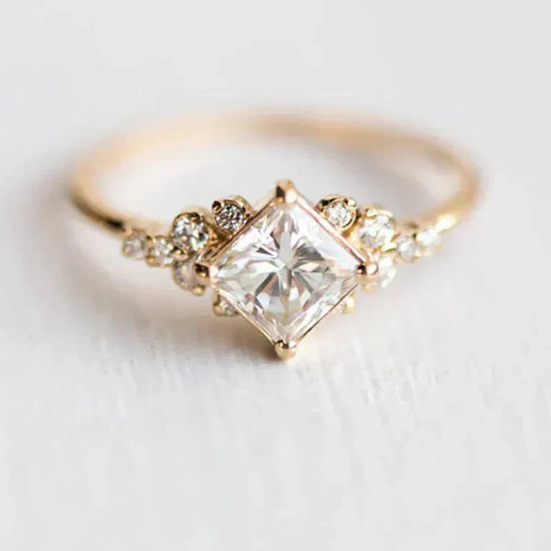 Karen - Eleganter Delysian Queen Ring