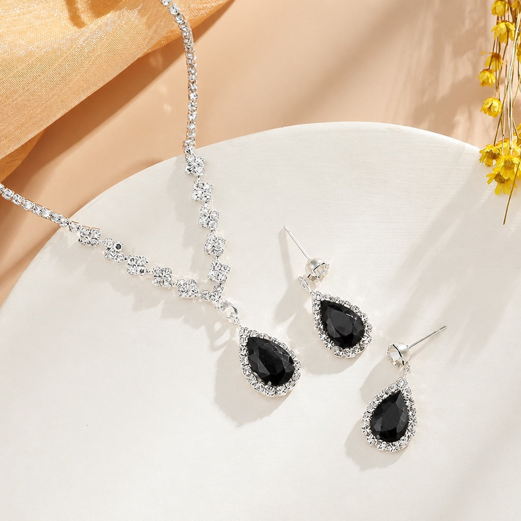 Elegantes versilbertes strahlendes Halsketten-Set