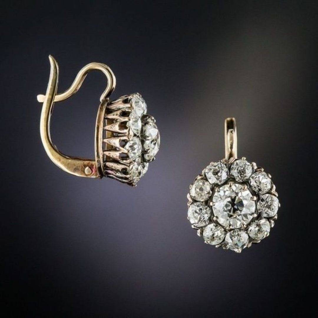 Elegante Goldohrringe mit Edelstein-Einlage