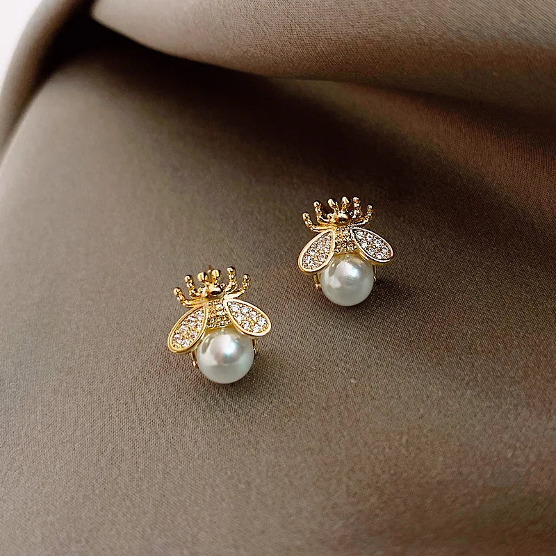 Honigbienen-Perlen-Ohrringe – Eleganter Schmuck in Gold-Optik für Frauen