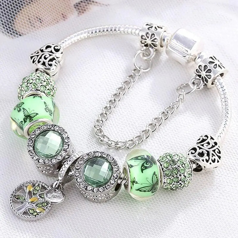 Schickes Armband aus Silber und grünem Kristall