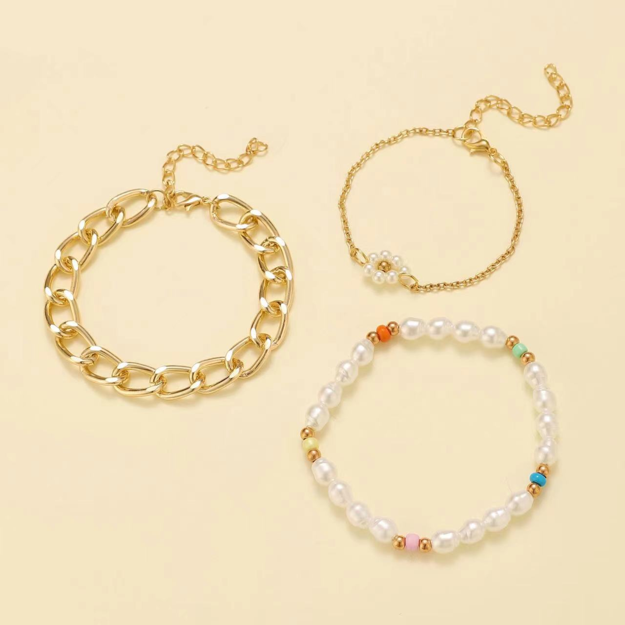 Set von Daisy Perlenarmbändern
