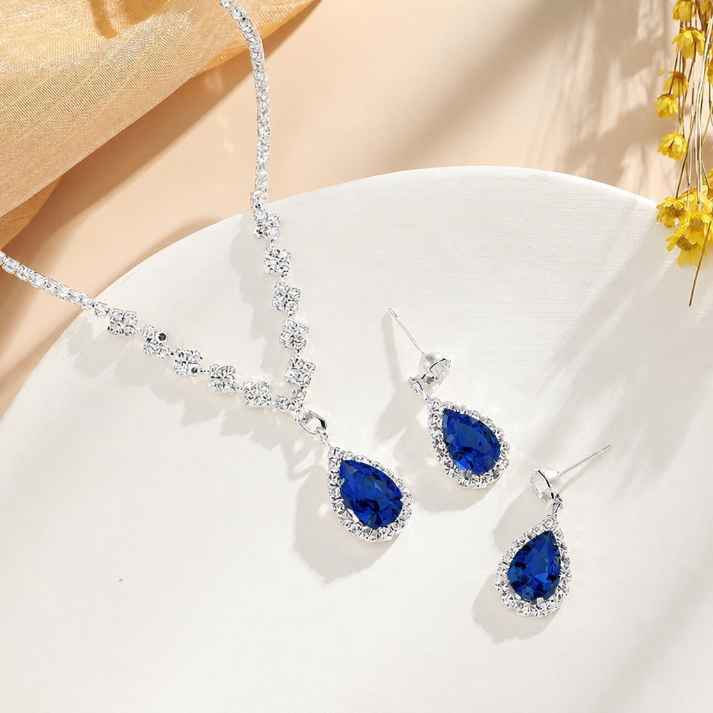 Elegantes versilbertes strahlendes Halsketten-Set