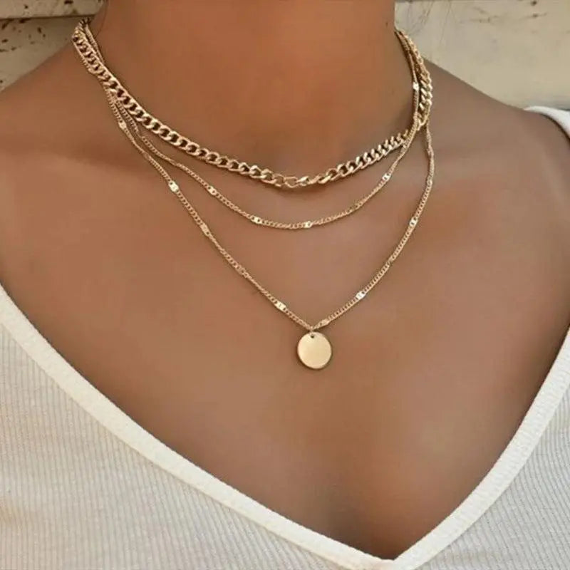 Elegante Halskette aus Gold- und Silberbeschichtung