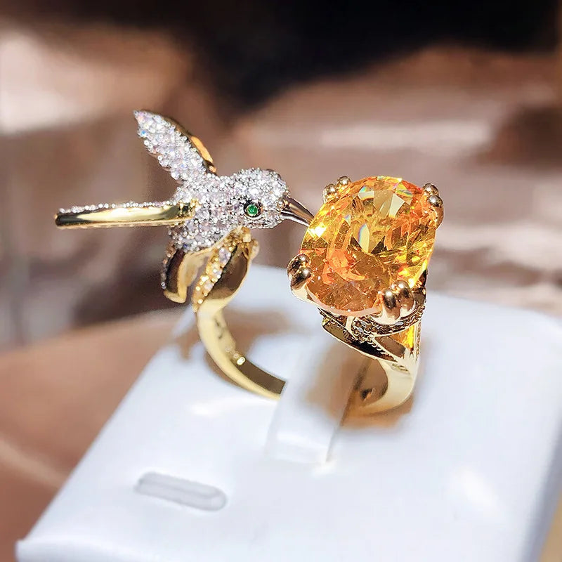 Verstellbarer Kolibri Edelsteinring – Zirkon, 14K vergoldet