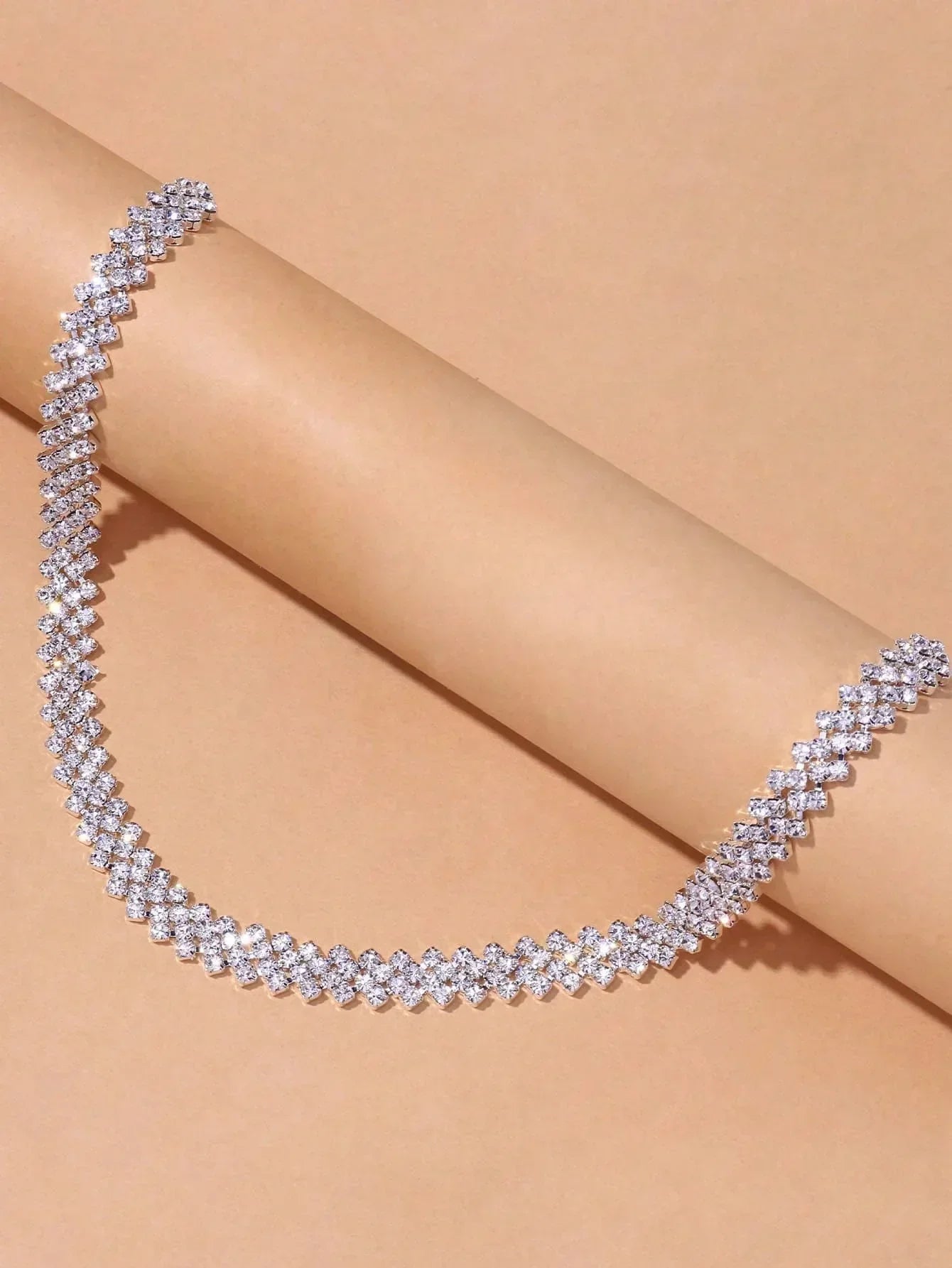 Elegantes Strass-Halsband