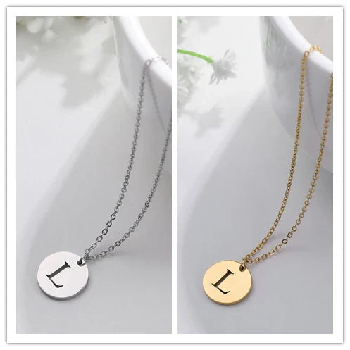 Elegante Goldbuchstaben-Anhänger-Halskette