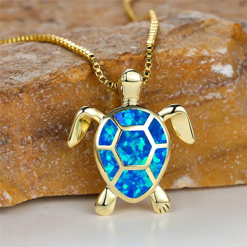 Vintage Goldgrüner Feueropal Schildkröten-Anhänger Halskette