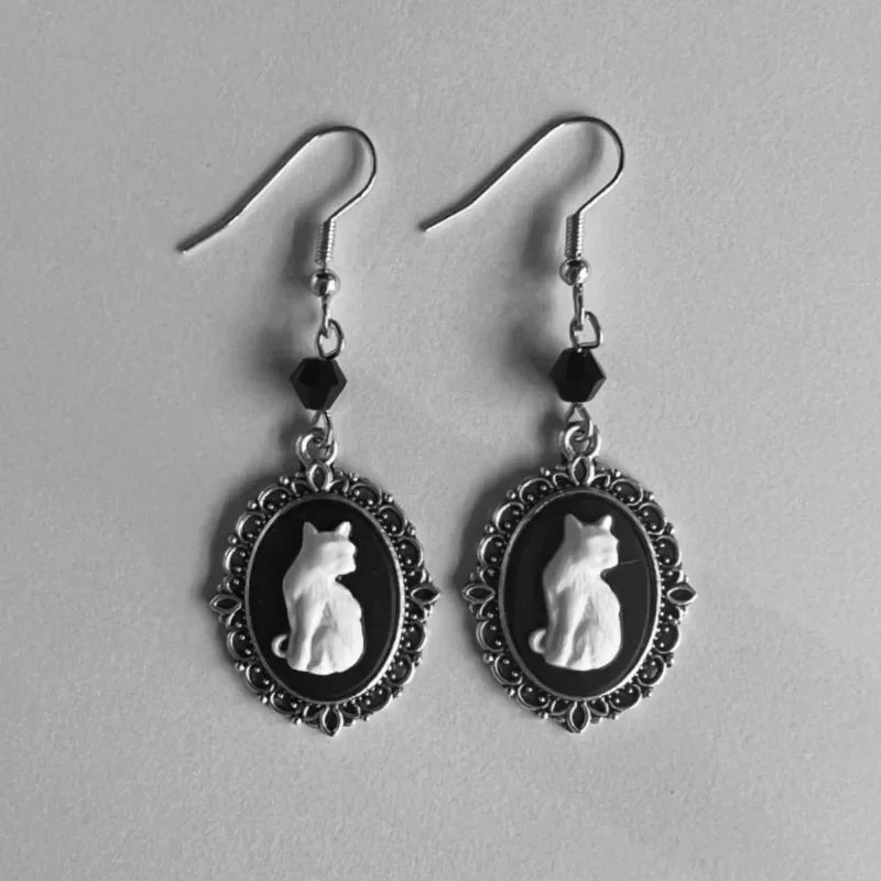 Vintage Weiße Katzen-Ohrringe – Schmuck mit Silberrahmen für Frauen