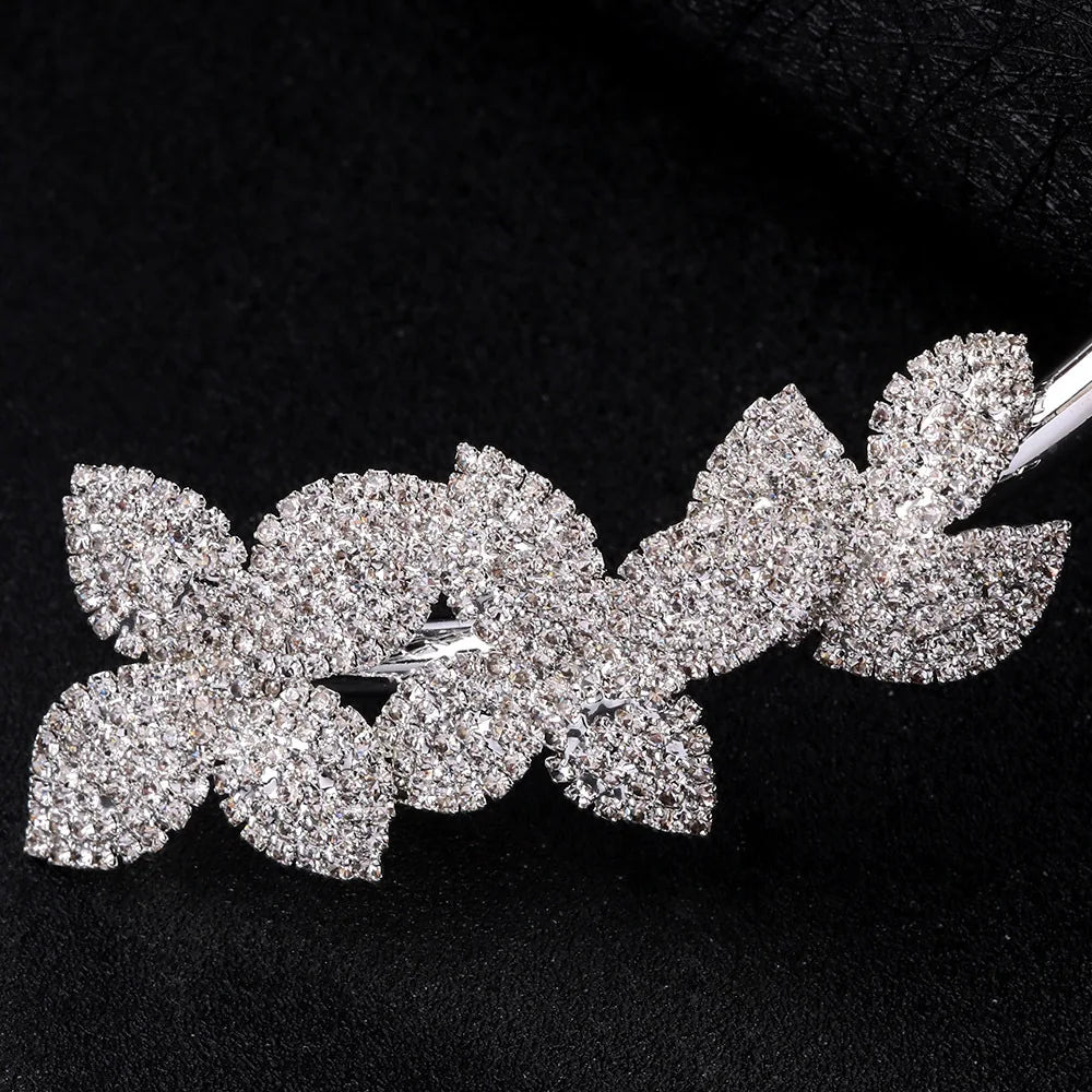 Elegante Blumen-Kristall-Halskette