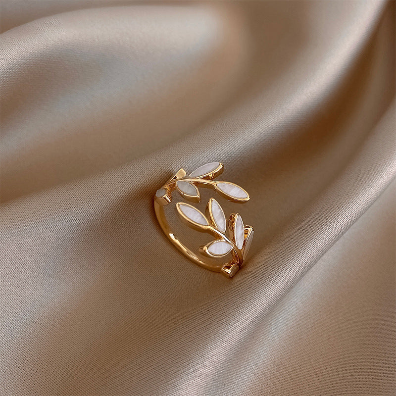 Pure - Weißer Opal Blatt Verstellbarer Ring