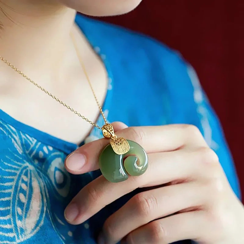 Hetian Jade Elefanten Anhänger Halskette – 18K Gold Beschichtete Kette für Frauen