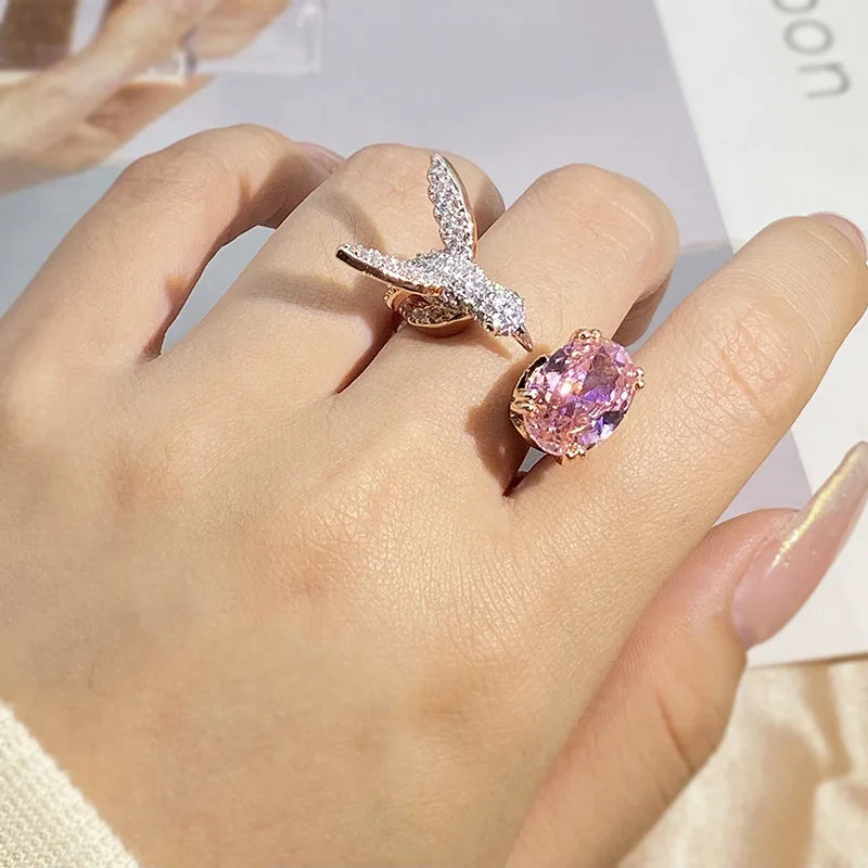 Verstellbarer Kolibri Edelsteinring – Zirkon, 14K vergoldet