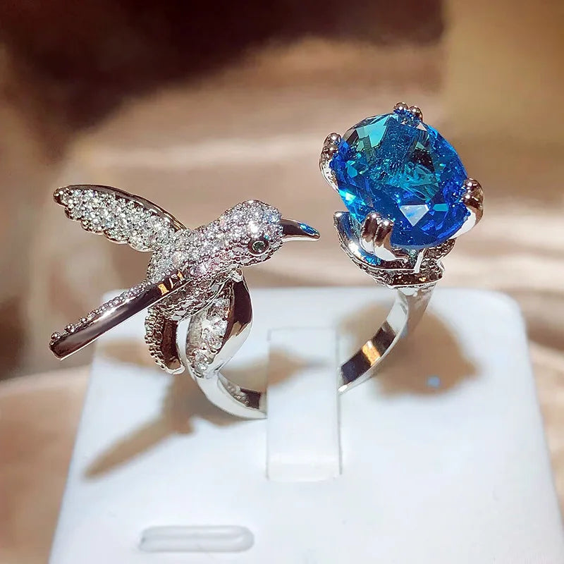 Verstellbarer Kolibri Edelsteinring – Zirkon, 14K vergoldet