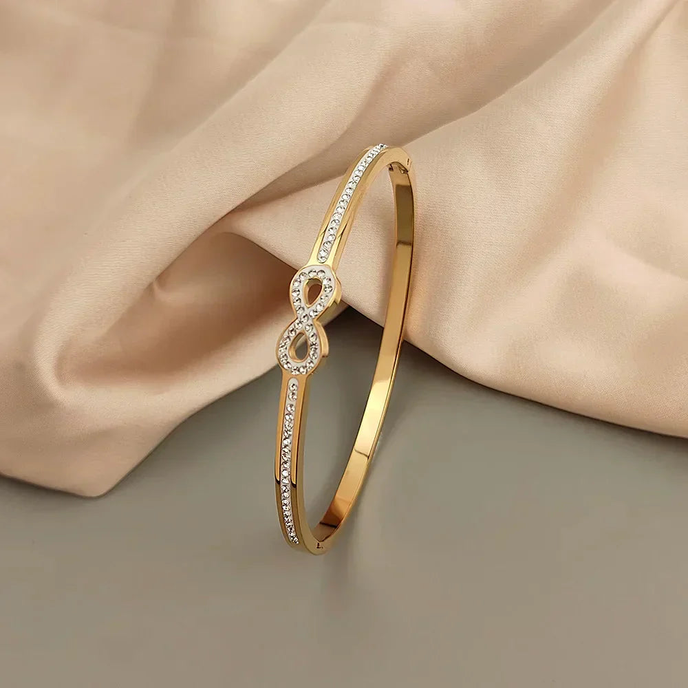 Exklusives Kristall Infinity Armband