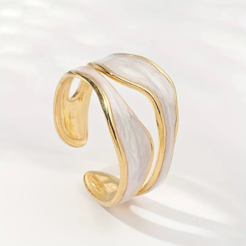 Zeitloser Traumring aus Weißgold