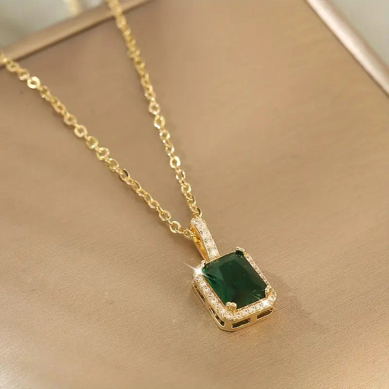 Mae Gold Smaragd Halskette
