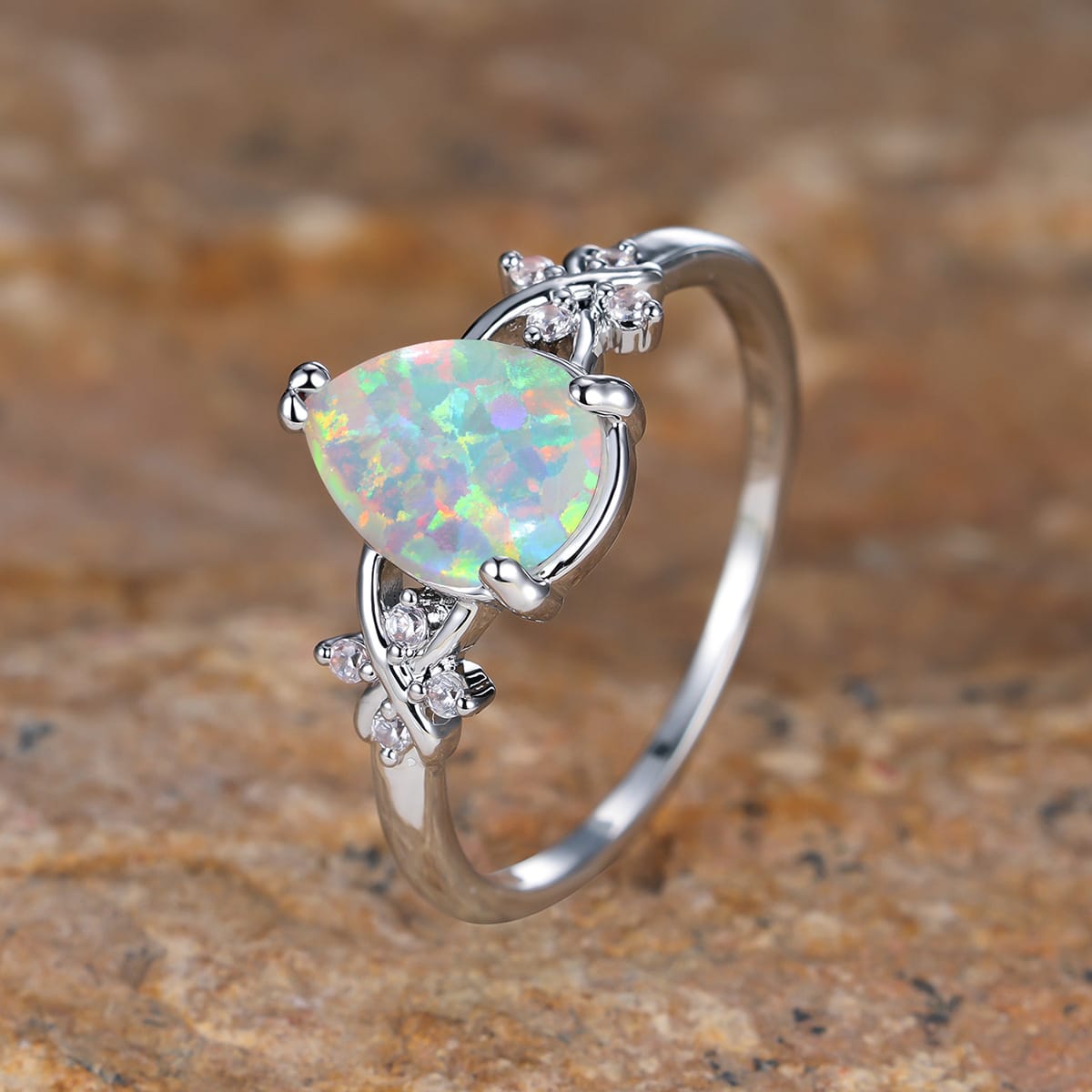 Prismatischer Tränenring
