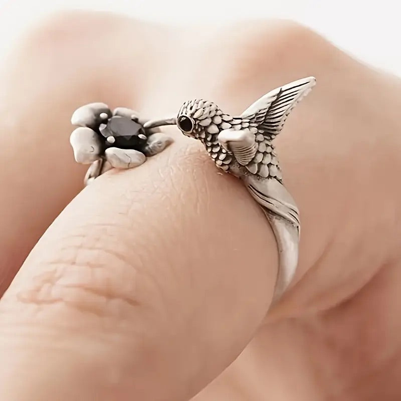 Kolibri & Blumenring – Verstellbarer Offener Vogelring für Frauen