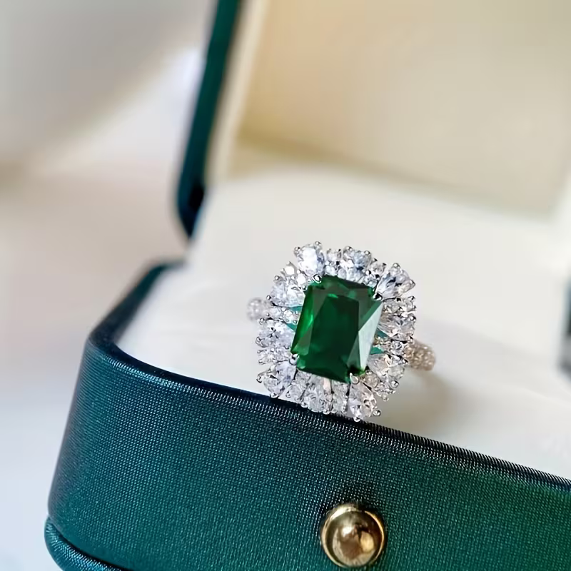Smaragd-Zirkonia-Halo-Ring