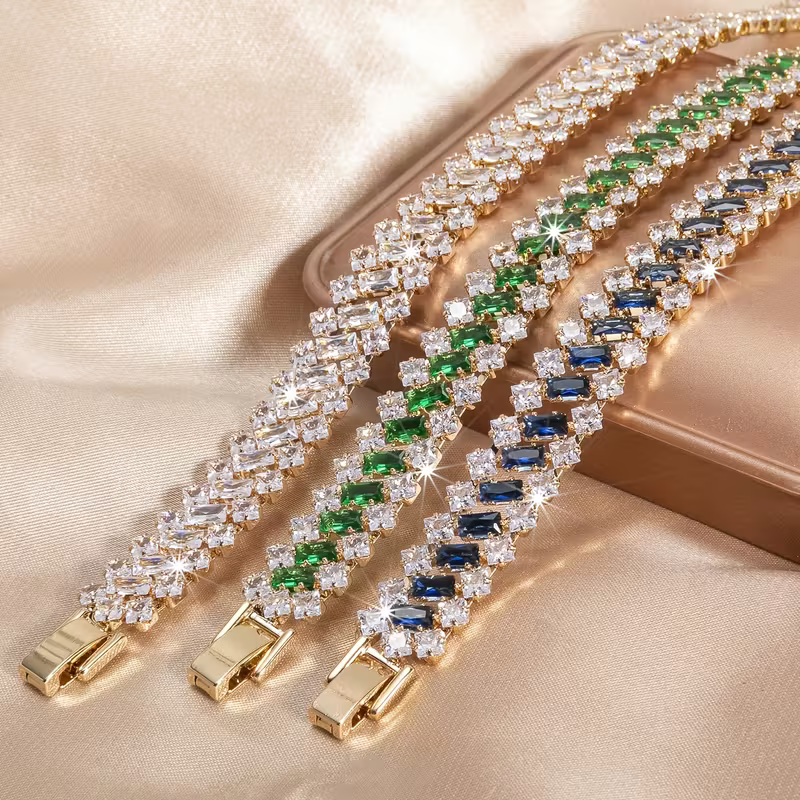 Elegantes Smaragd-Gold-Luxusarmband