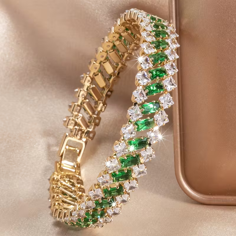 Elegantes Smaragd-Gold-Luxusarmband