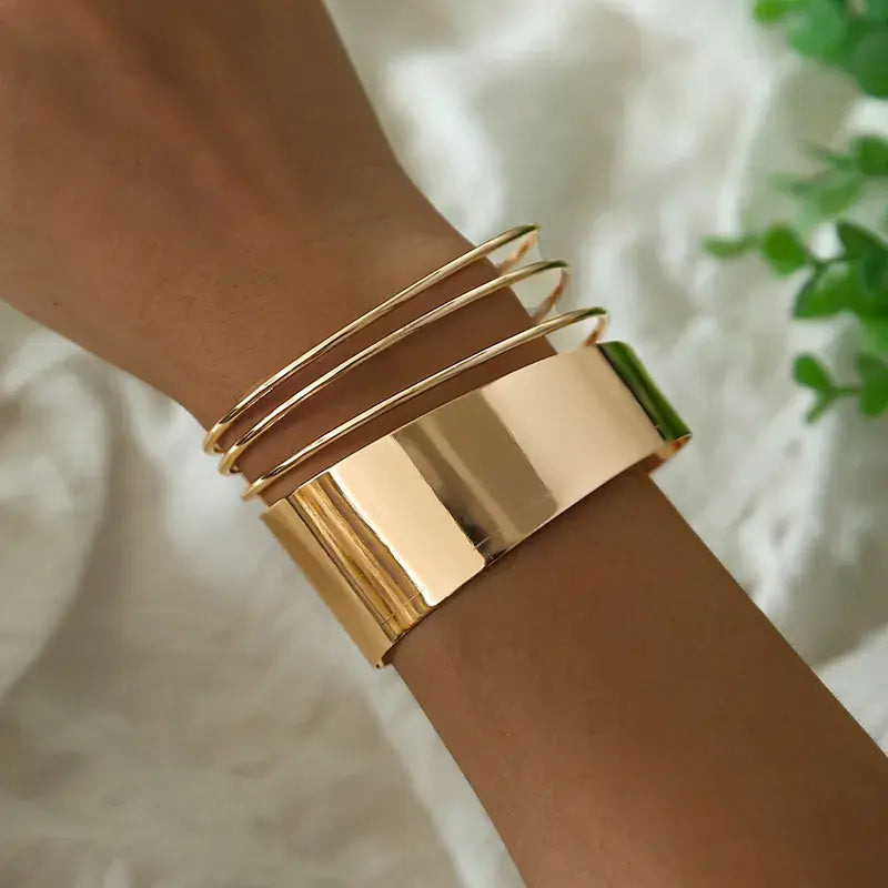 Schickes Gold Vintage Armband