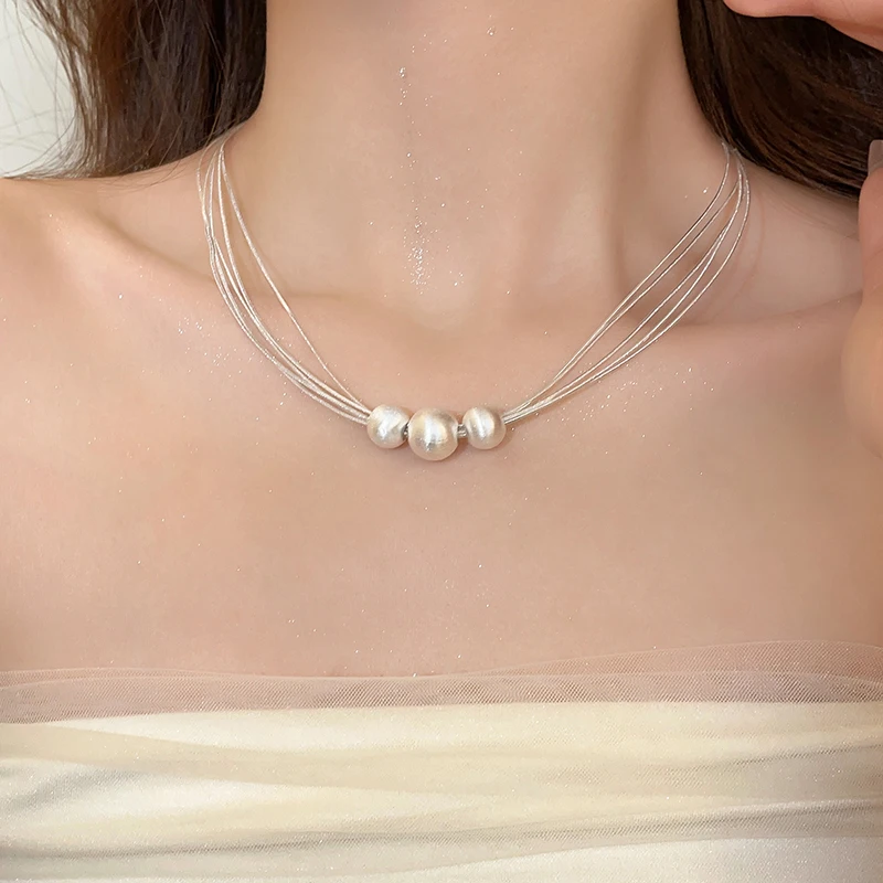 Elegante weiße Perlen-Layered-Halskette