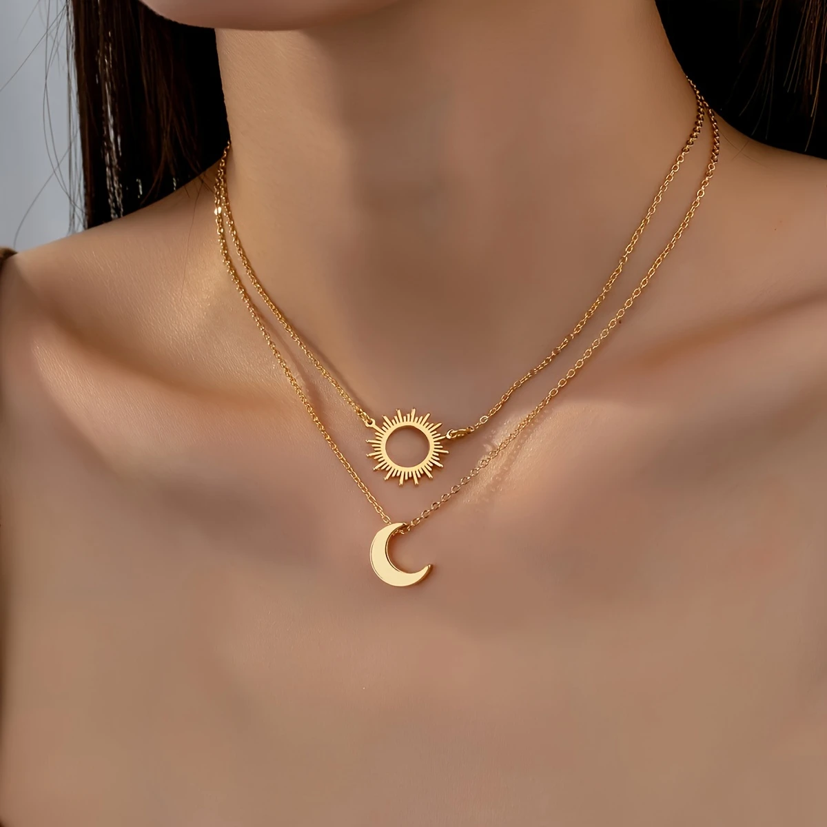 Schicht-Halskette mit Gold Sonne & Mond