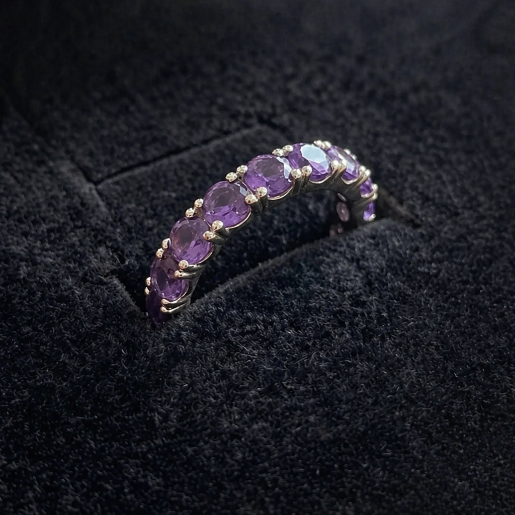 Eleganter Weißgold Bandring