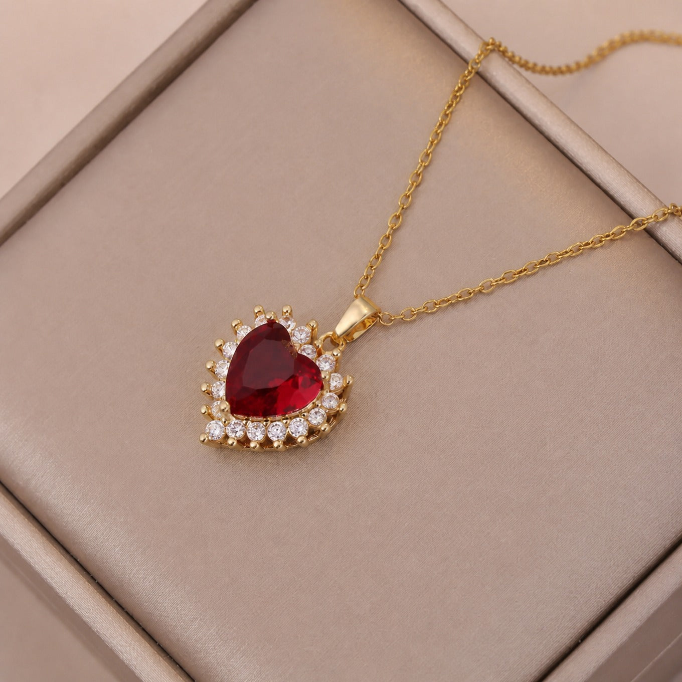 Elegantes karmesinrotes Gold Schmuckset (II)