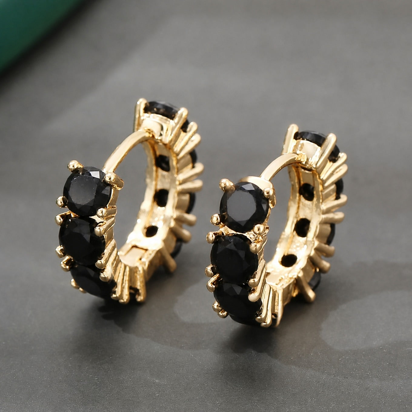 Elegante leuchtende Onyx Tropfenohrringe