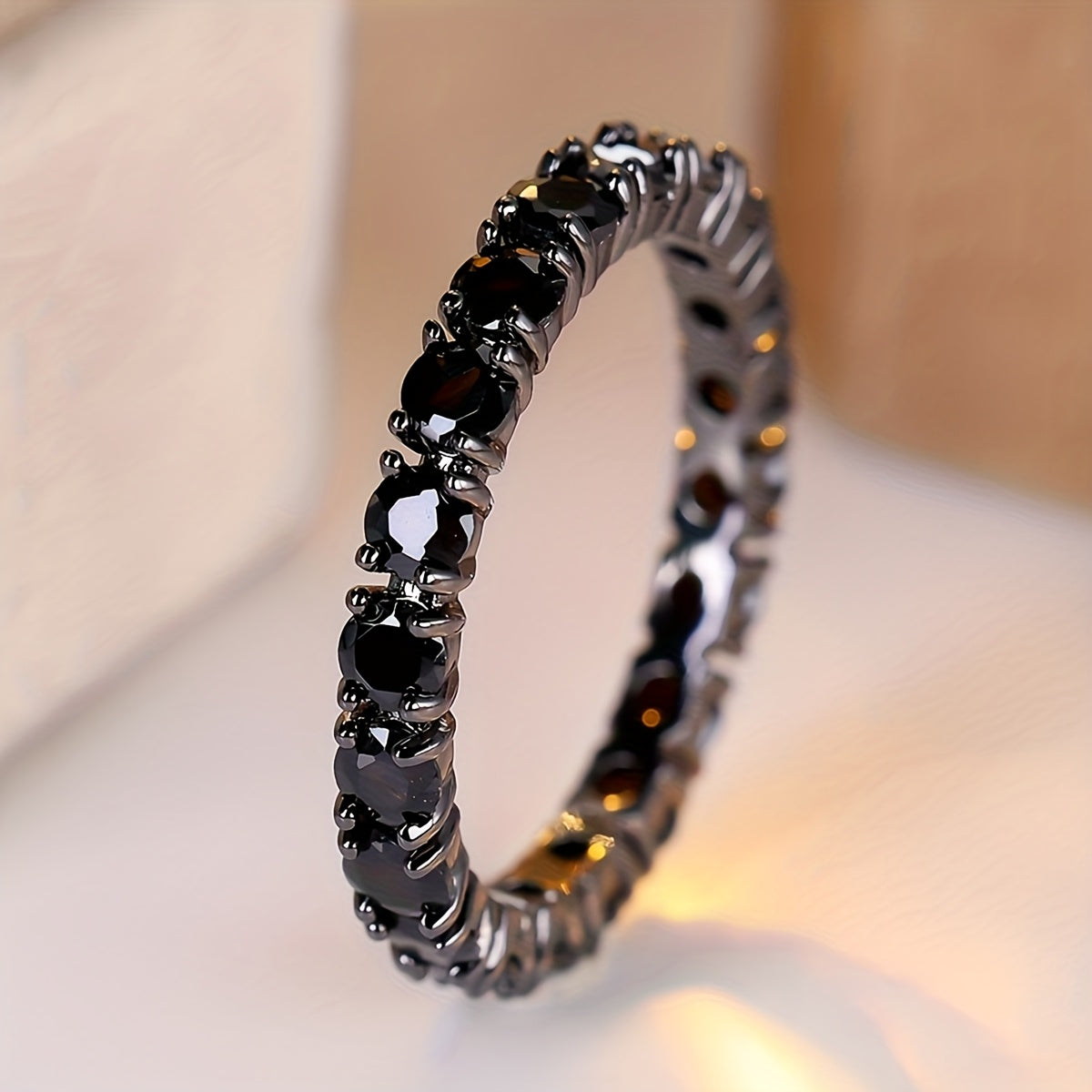 Eleganter schwarzer Zirkonia Vintage-Ring