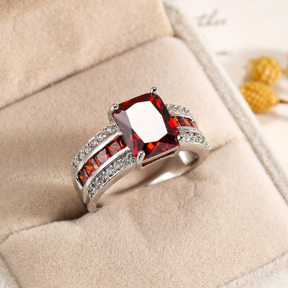Anspruchsvoller Ring aus Weißgold