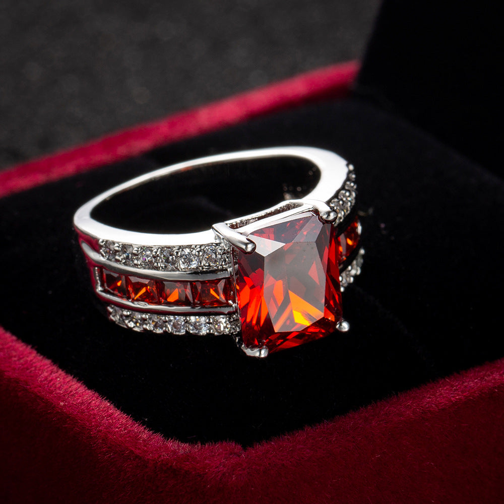 Anspruchsvoller Ring aus Weißgold