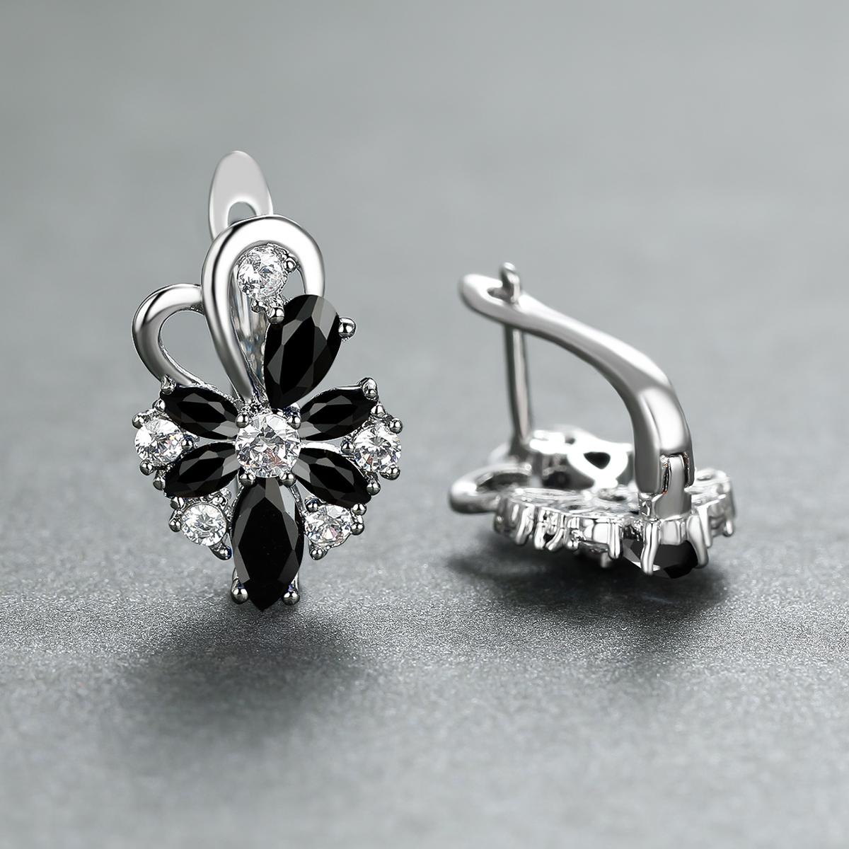 Elegante Wassertröpfchen-Zirkon-Blumenohrringe