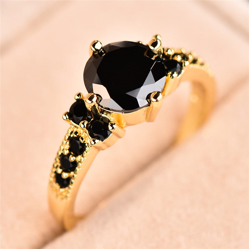 Eleganter Krallenring mit Zirkonia
