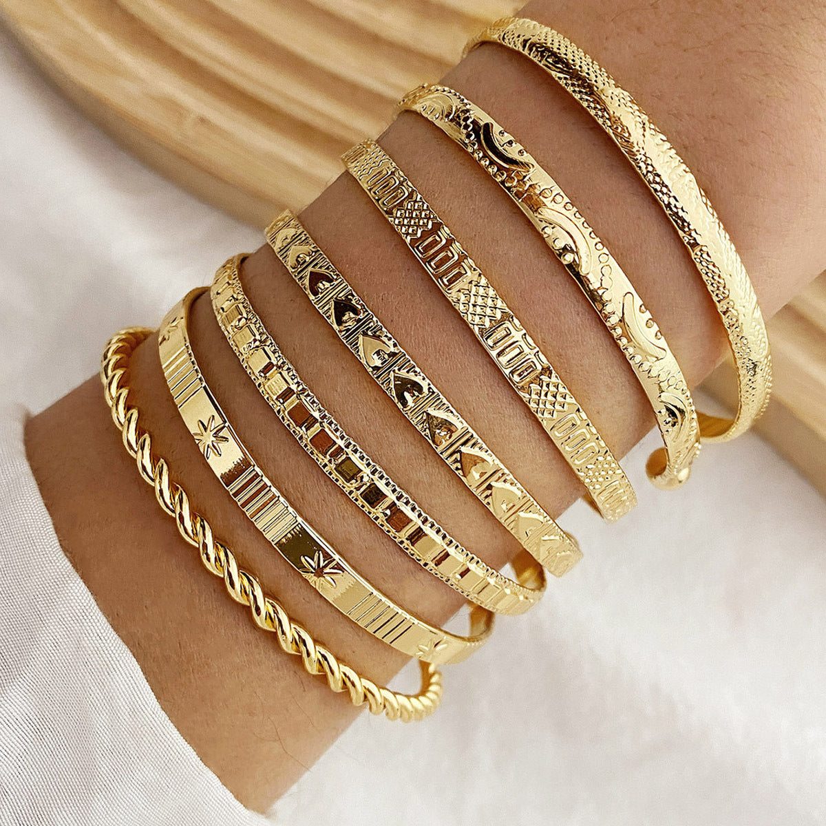 Golden Boho Armreif Set