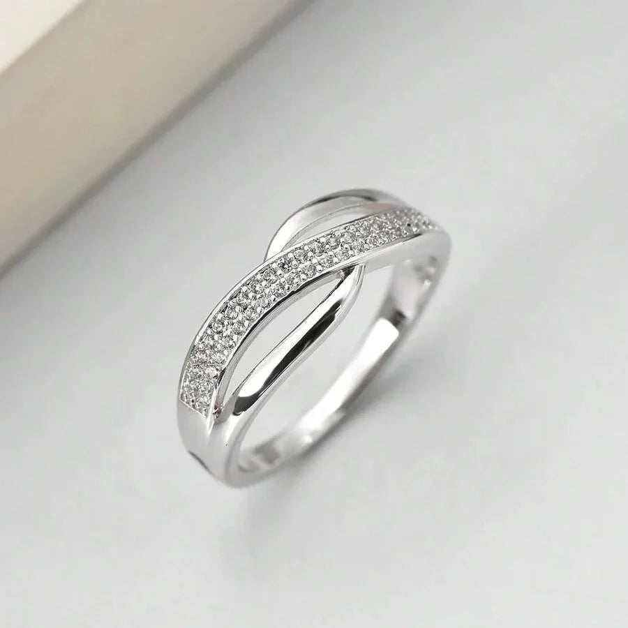 Eleganter Gold-Zirkonia Statement-Ring