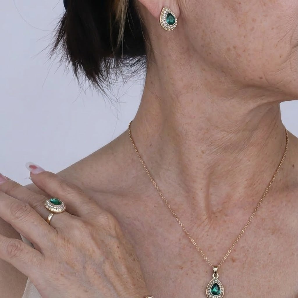 Zeitloses Smaragd Tropfen Schmuckset