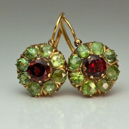 Elegante runde grüne und rote Kristallohrringe