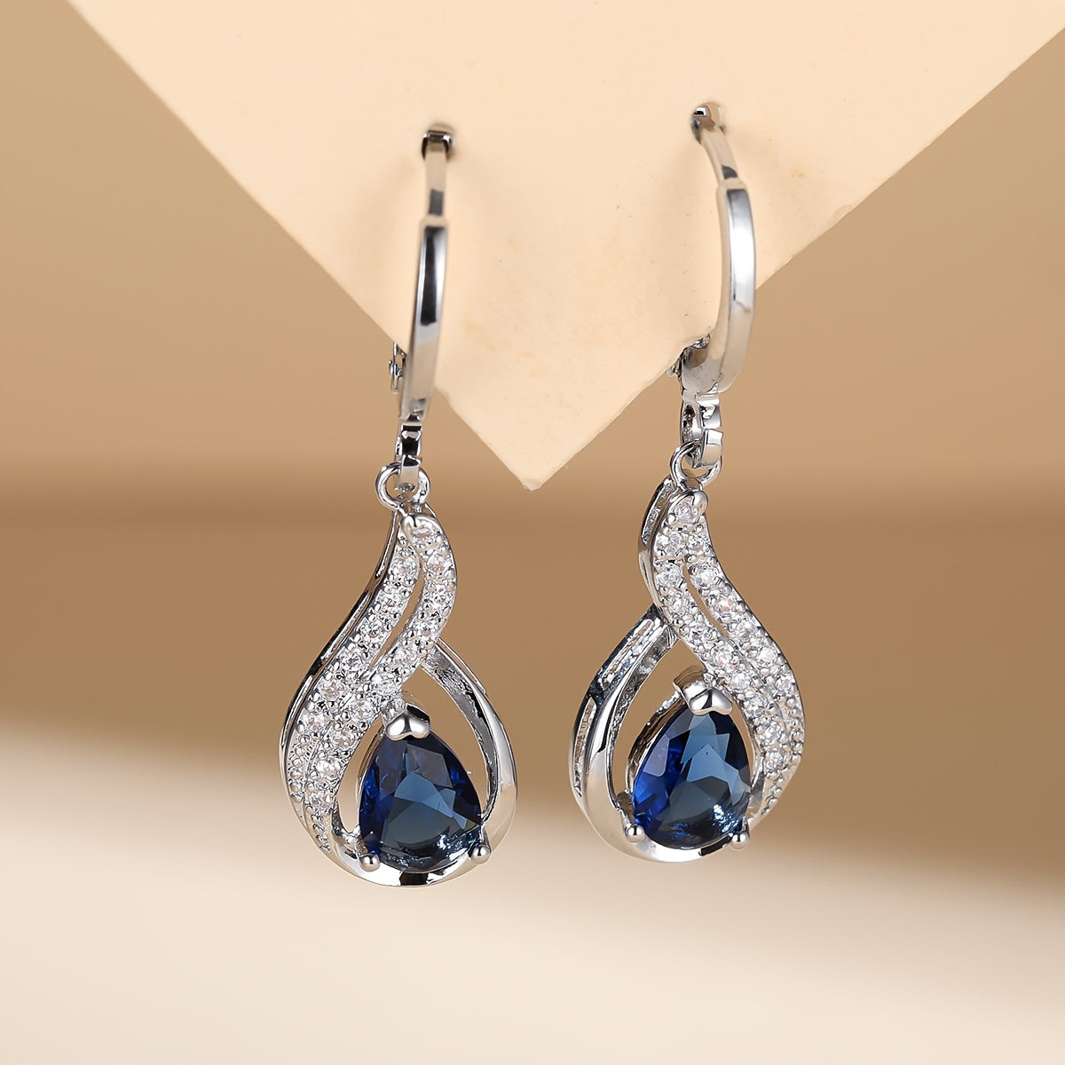 Elegante Wassertröpfchen Zirkonia Ohrringe