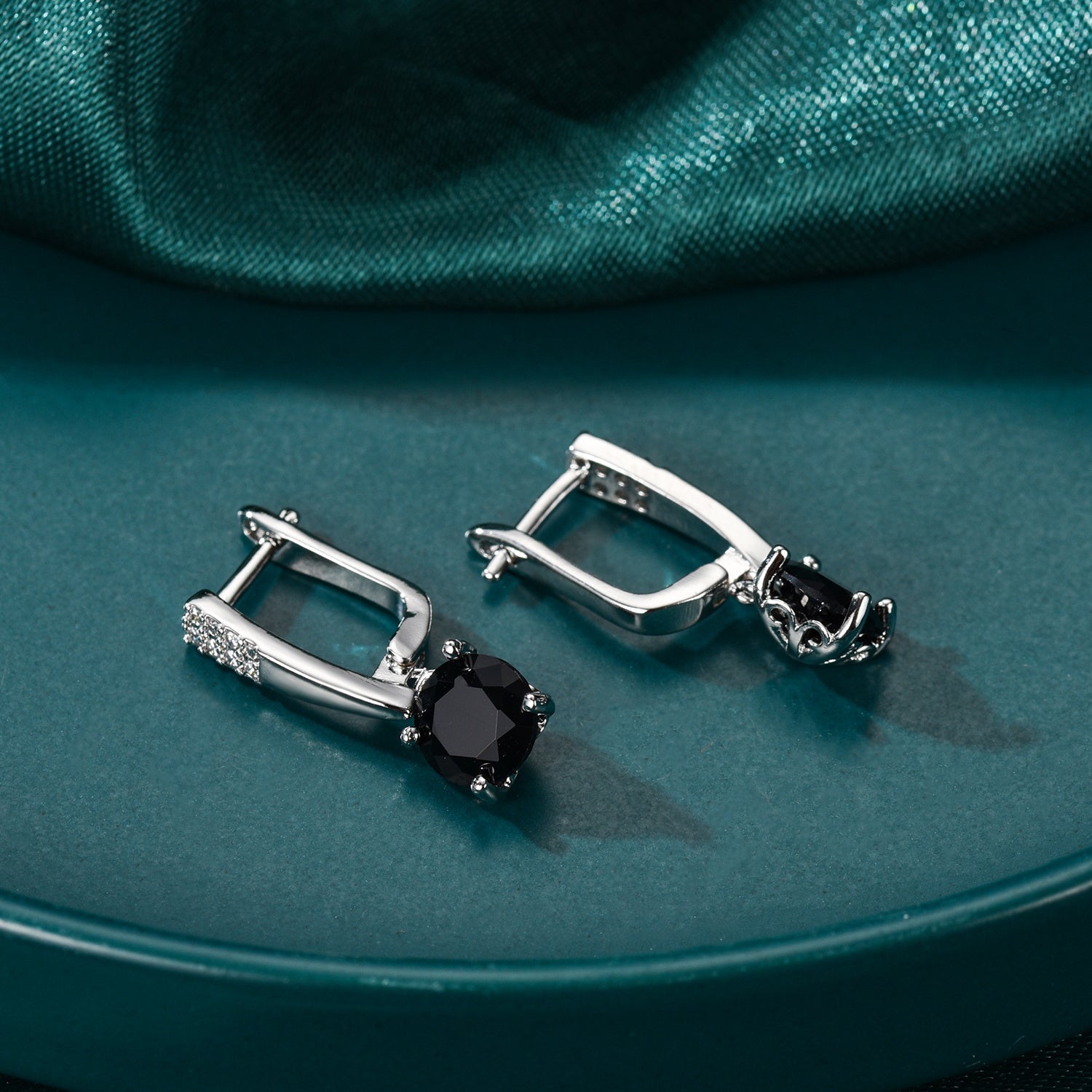 Elegante Vintage-inspirierte Ohrringe