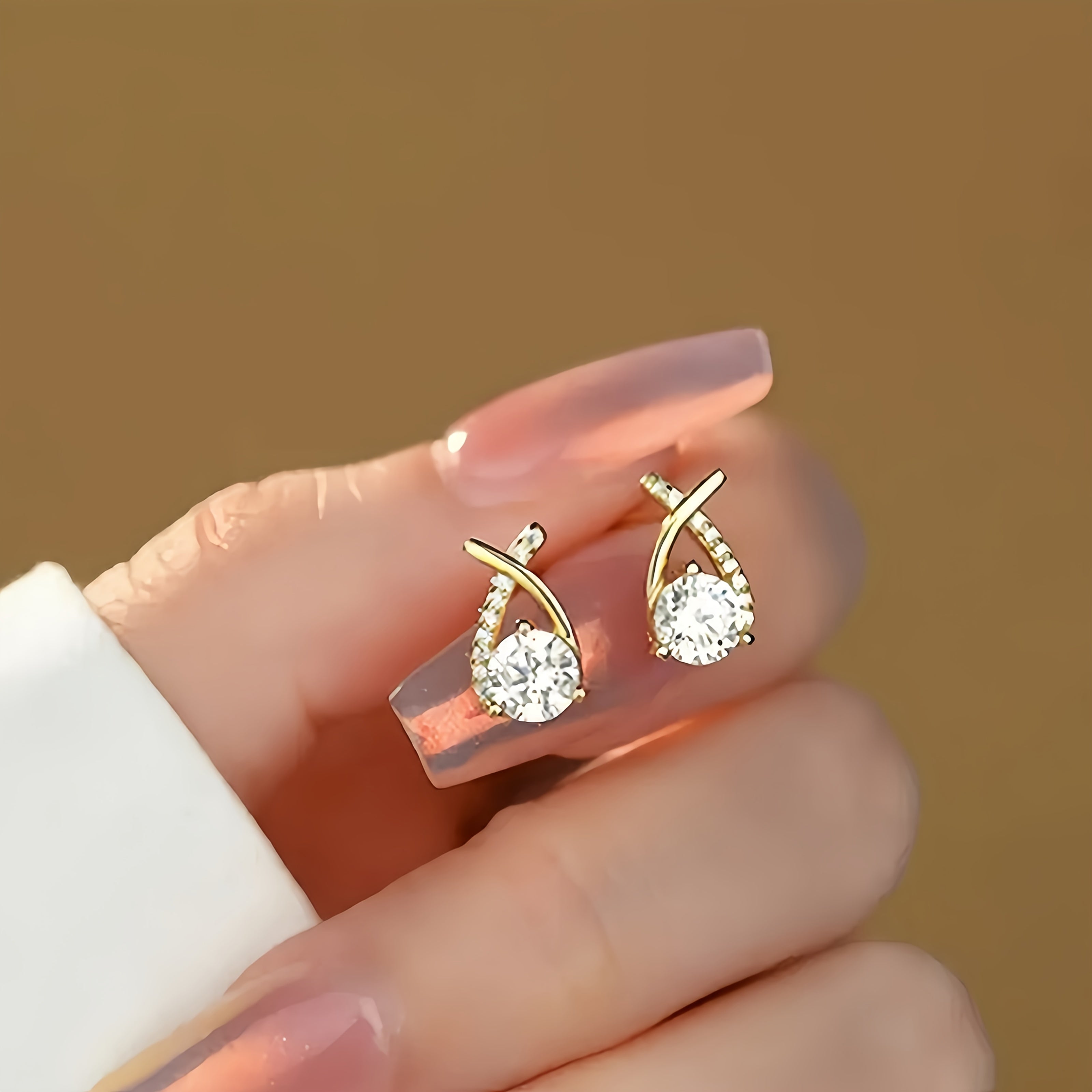 O&O - Goldene Kreuz Zirkonia Steckerohrringe