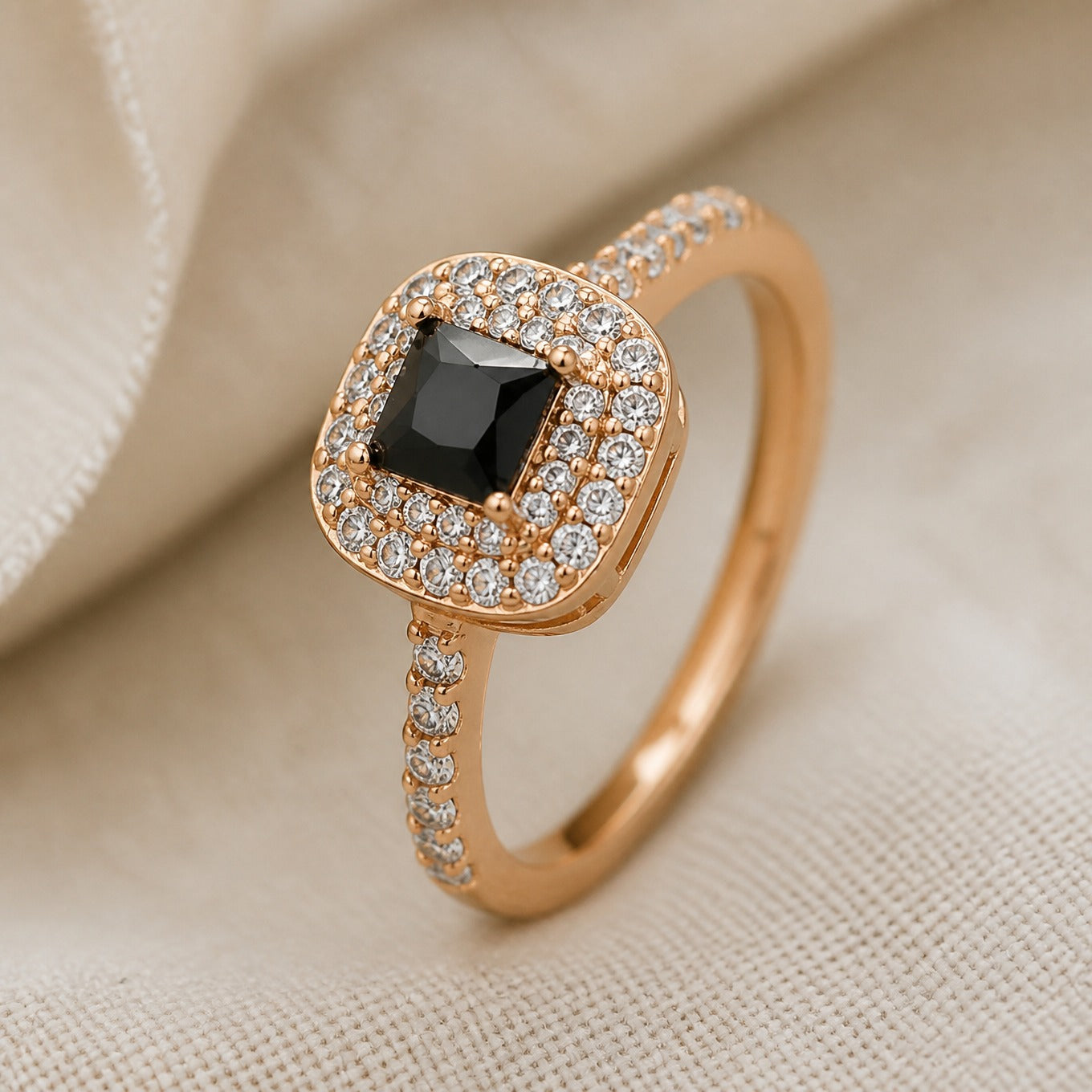 Eleganter Goldring mit schwarzem Onyx