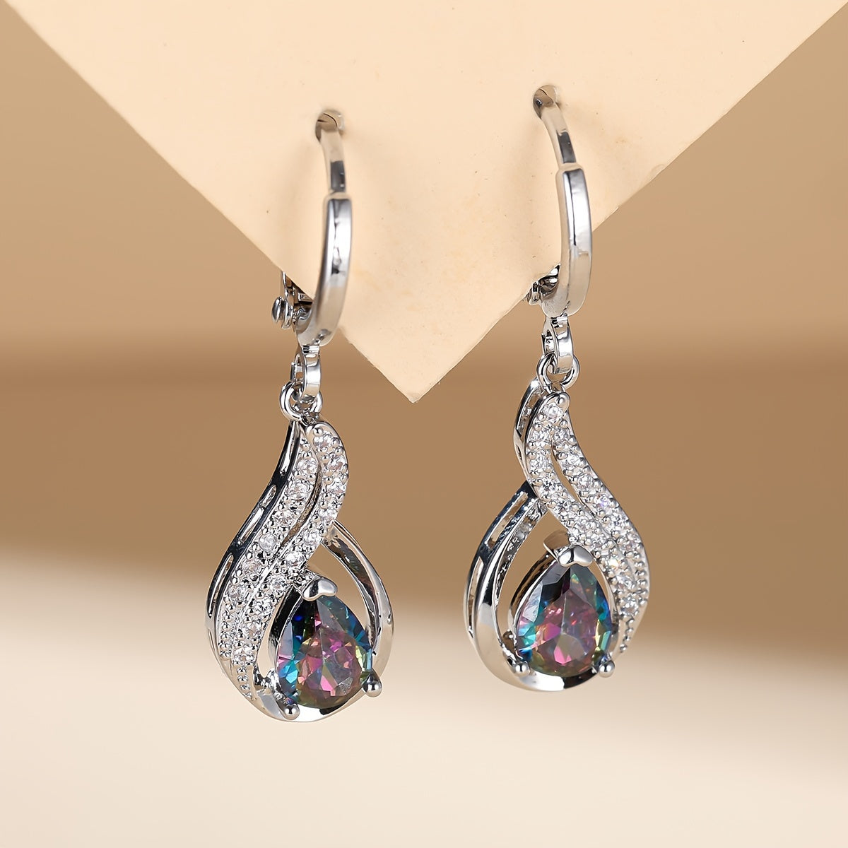 Elegante Wassertröpfchen-Zirkonia-Ohrringe